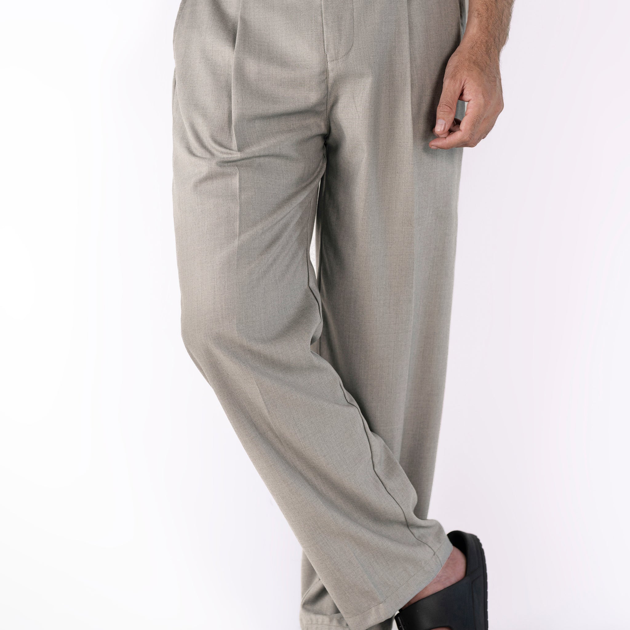 Classic Cenere Pleated Pants