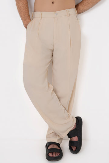 Crema Textured Pleated Pants