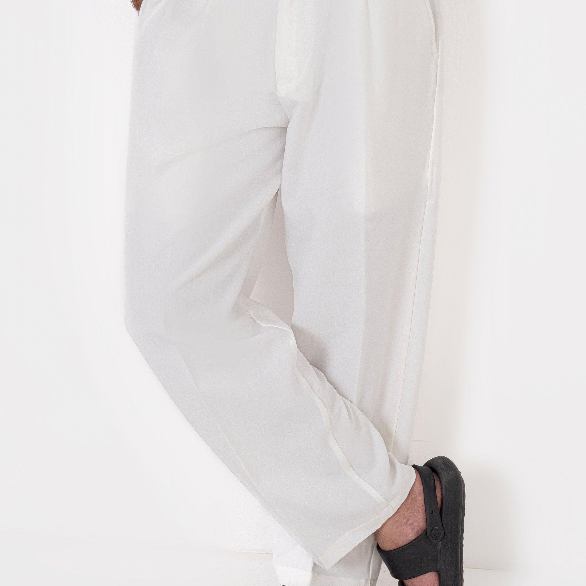 Classic Blanc Pleated Pants
